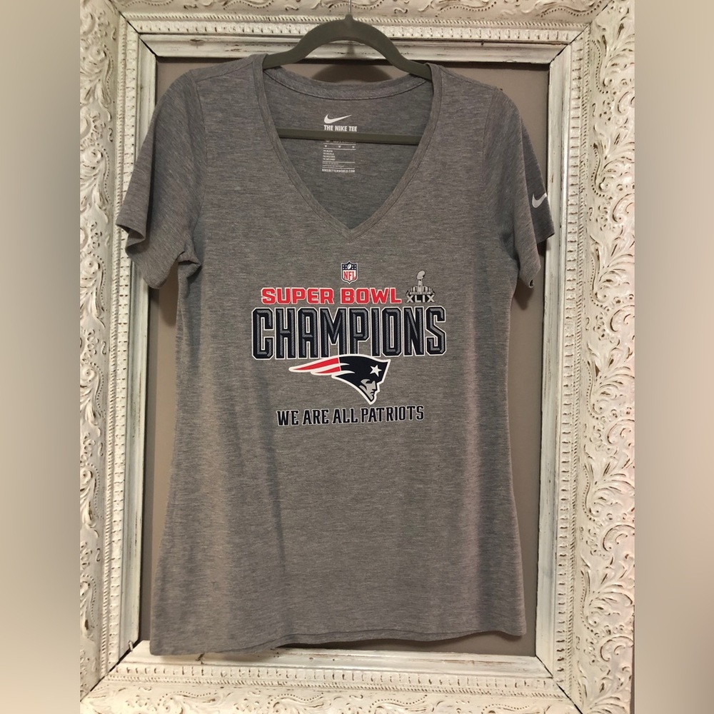 Nike Ladies Super Bowl XLIX Patriots 2015. Size M ❣️